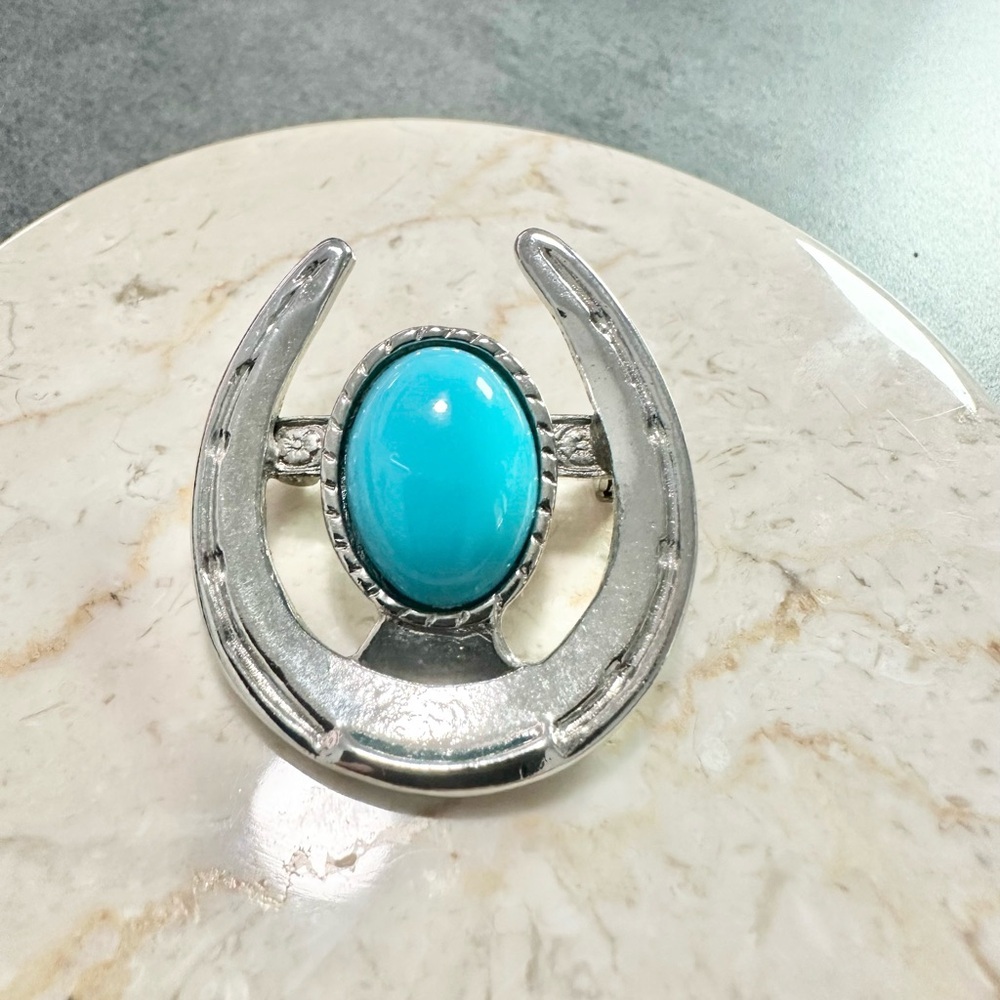 Vintage Silver Tone Horse Shoe With Turquoise Cabochon Brooch Pin - Picture 2 of 4